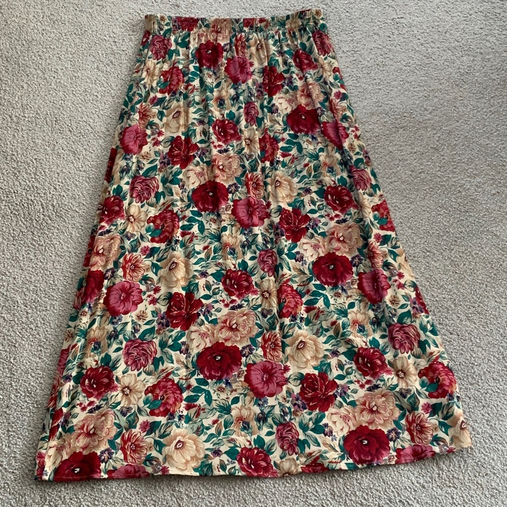 Sag Harbor Floral Skirt - Picture 2 of 6